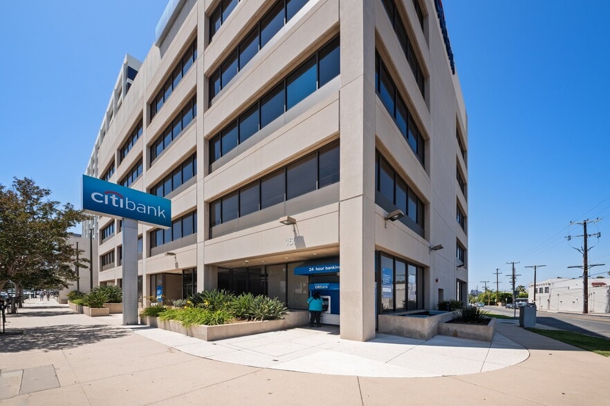 More Photos Of 16601 Ventura Blvd, Encino Office For Sale