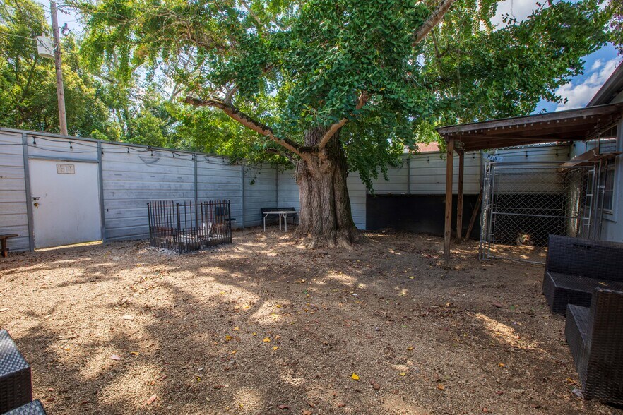 More Photos Of 52 Main St, Barwick Light Manufacturing For Sale