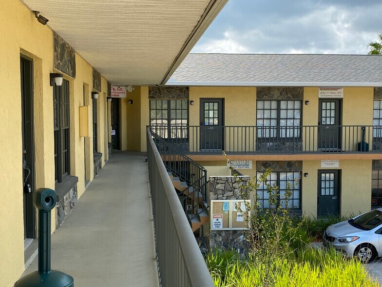 More Photos Of 102 Columbia Dr, Cape Canaveral Office Residential For Lease