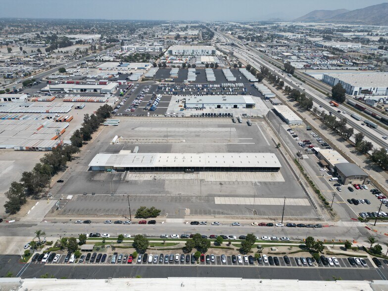 Primary Photo Of 10223 Calabash Ave, Fontana Truck Terminal For Lease