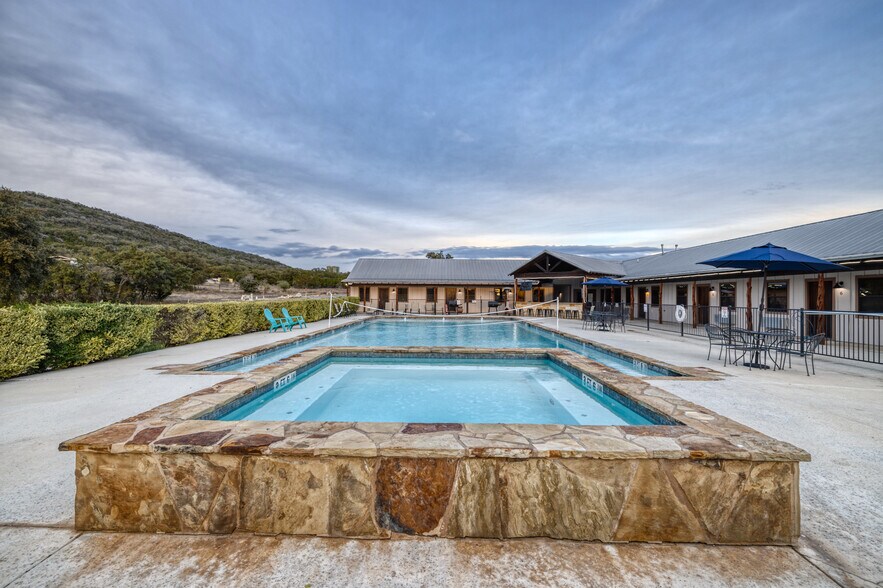 More Photos Of 16 Mountain Laurel Ln, Concan Hospitality For Sale