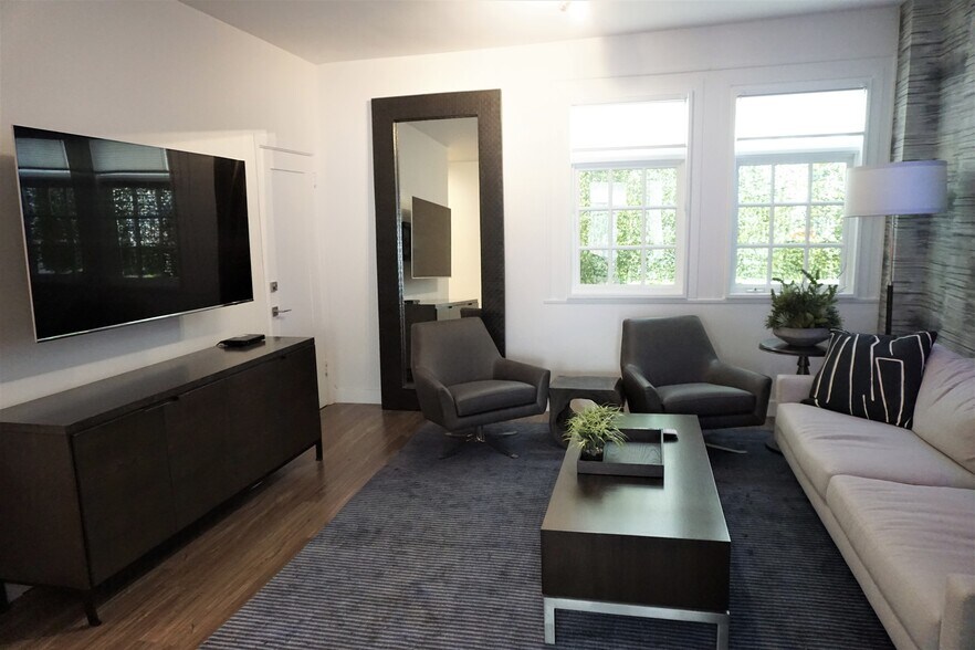 More Photos Of 449-451 N Canon Dr, Beverly Hills Unknown For Lease