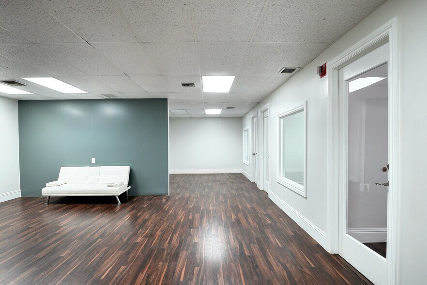 More Photos Of 2826 E Oakland Park Blvd, Fort Lauderdale Office For Lease
