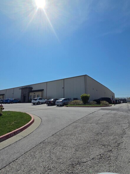 More Photos Of 4300-4324 N Belgium Ave, Riverside Warehouse For Lease