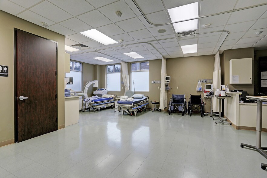 More Photos Of 3115 College Park Dr, Conroe Medical For Lease