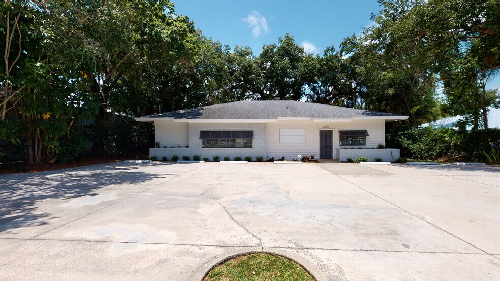 More Photos Of 2127 10th Ave, Vero Beach Office Residential For Sale