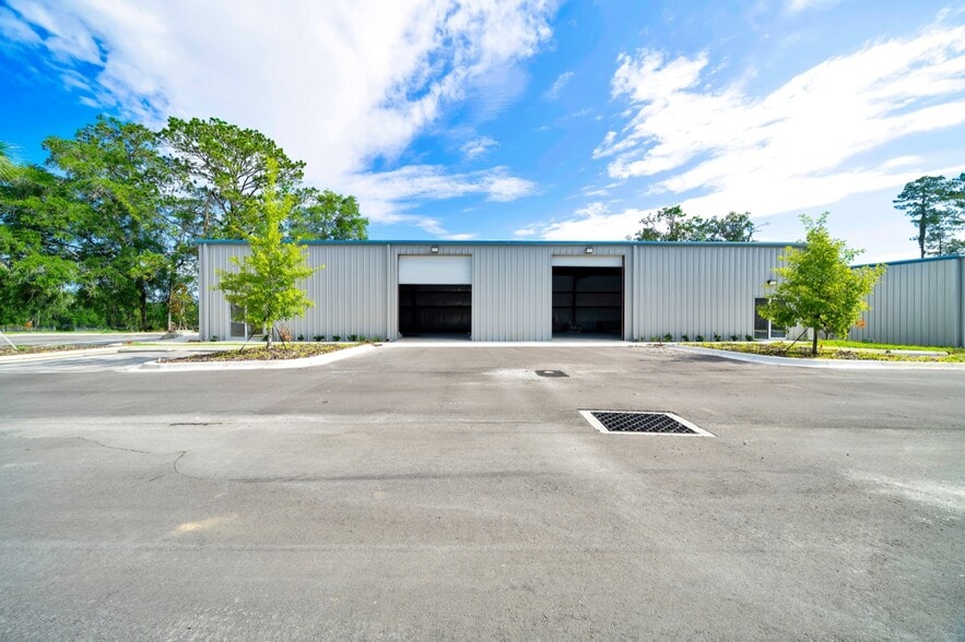 More Photos Of 5741 S Pine Ave, Ocala Service For Lease