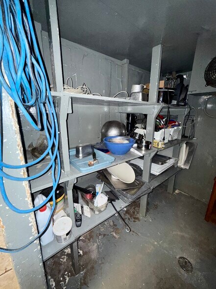More Photos Of 903 15th St, Ozona General Retail For Sale