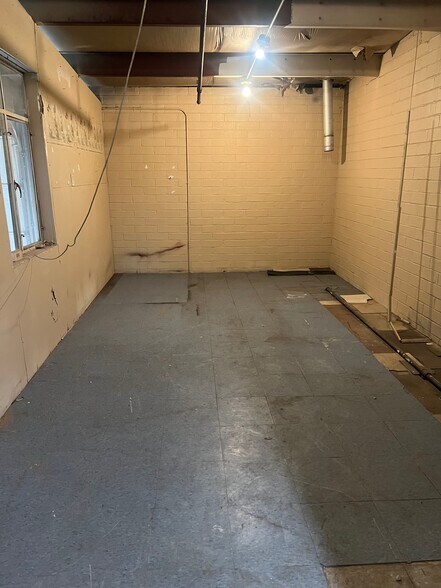 More Photos Of 2101 W Cornell Ave, Englewood Auto Repair For Lease