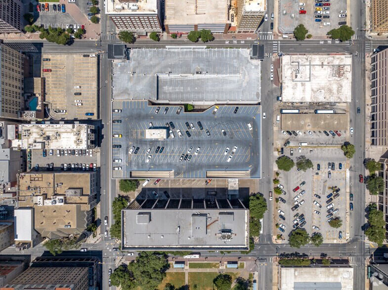 More Photos Of 711 Navarro St, San Antonio Office For Sale