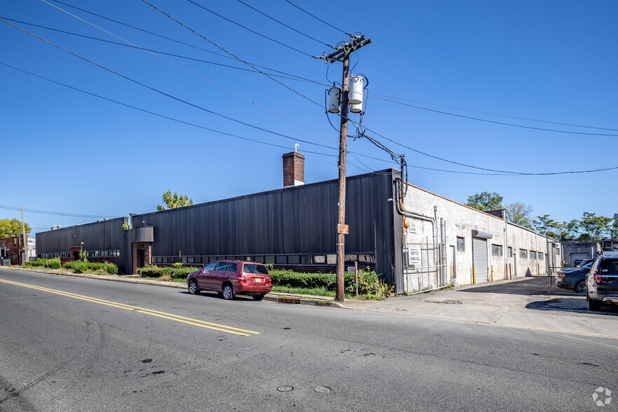More Photos Of 386-394 Coit St, Irvington Manufacturing For Lease