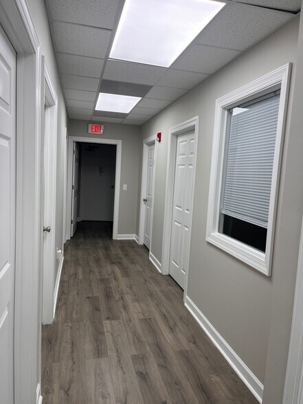 More Photos Of 18809 W Catawba Ave, Cornelius Medical For Lease