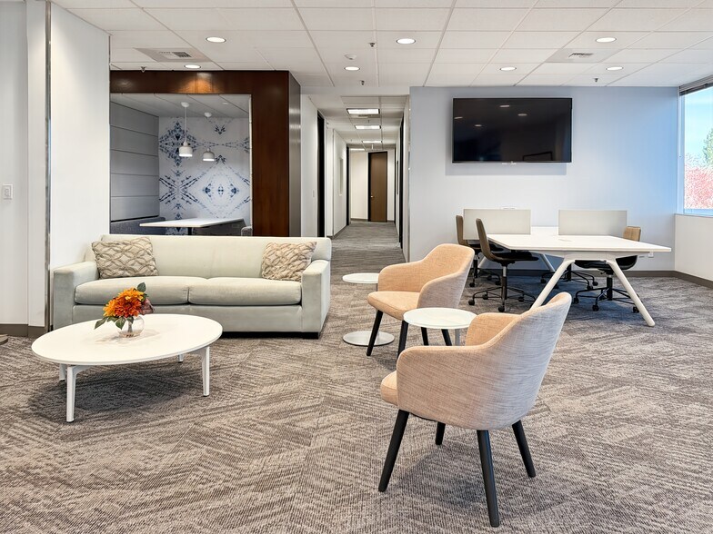 More Photos Of 3017 Douglas Blvd, Roseville Coworking Space