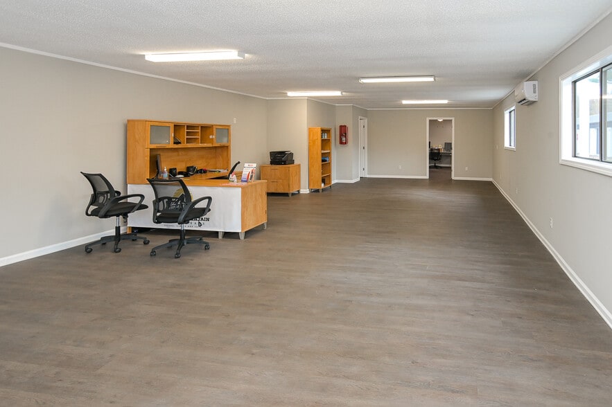 More Photos Of 9582 Heart of Dixie hwy, Arab Self Storage For Sale