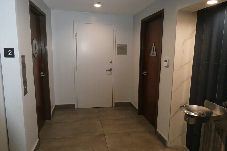 More Photos Of 6100-6120 San Fernando Rd, Glendale Office For Sale