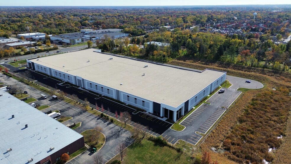 More Photos Of 8110-8118 Lemont Rd, Woodridge Distribution For Lease
