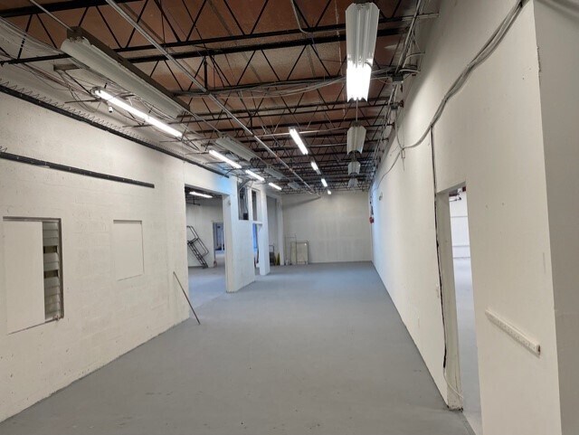 More Photos Of 1815 10th Ave N, Lake Worth Beach Warehouse For Lease