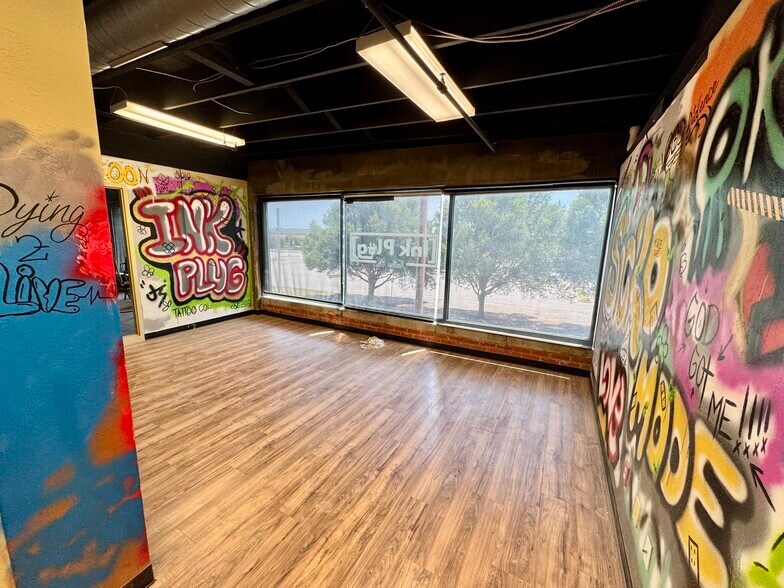 More Photos Of 401-409 Kings of Leon Ln, Oklahoma City Storefront Retail Office For Sale