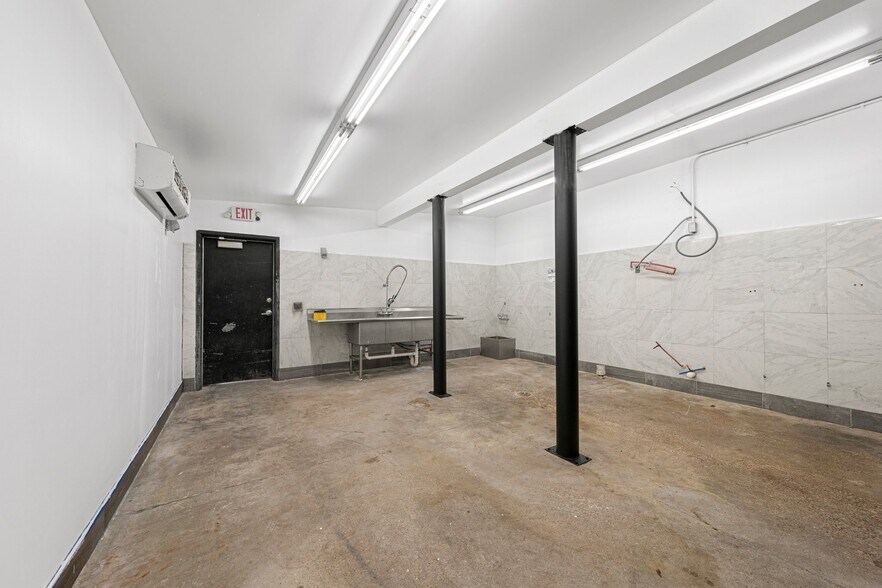 More Photos Of 754 W Cherry St, Glasgow Restaurant For Sale
