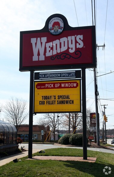 More Photos Of 4805 W Market St, Greensboro Fast Food For Sale