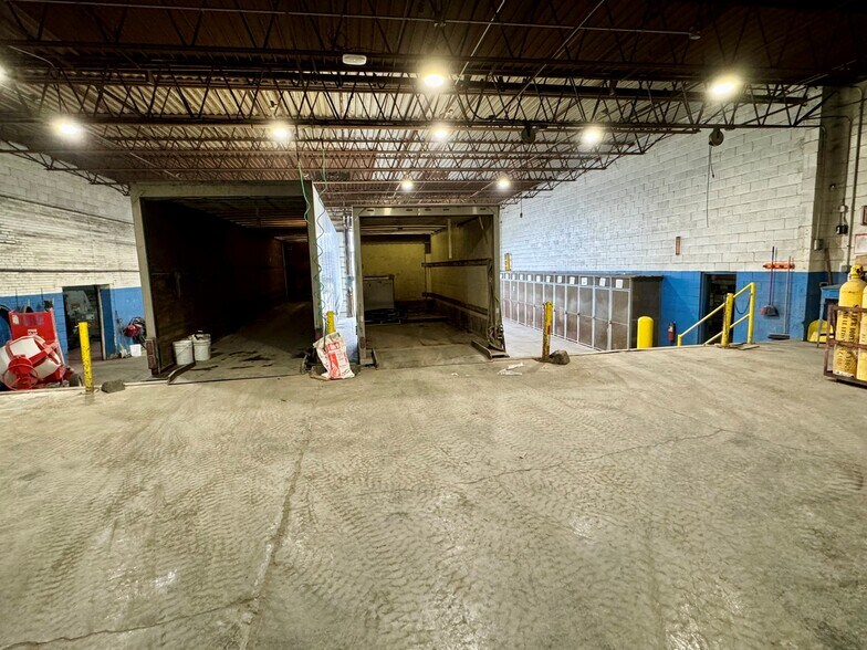 More Photos Of 1827 18th Ave, Rockford Manufacturing For Lease