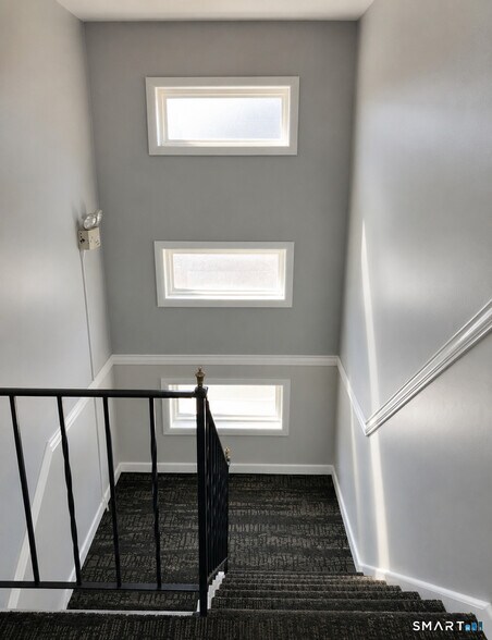More Photos Of 18 Sherman St, Hartford Apartments For Sale