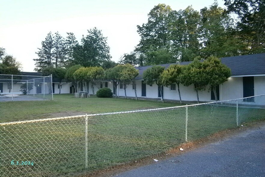 More Photos Of 3304 State Route 66, Neptune Hotel For Sale