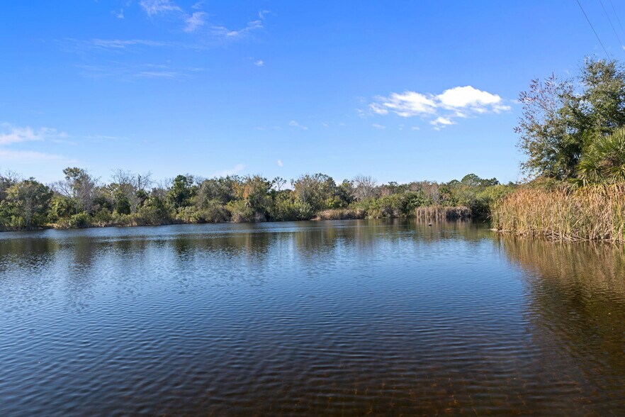 More Photos Of 8301 Congress St, Port Richey Flex For Sale