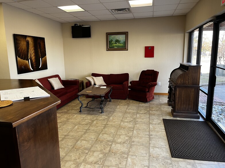 More Photos Of 100 La Costa Dr, Montgomery Apartments For Sale