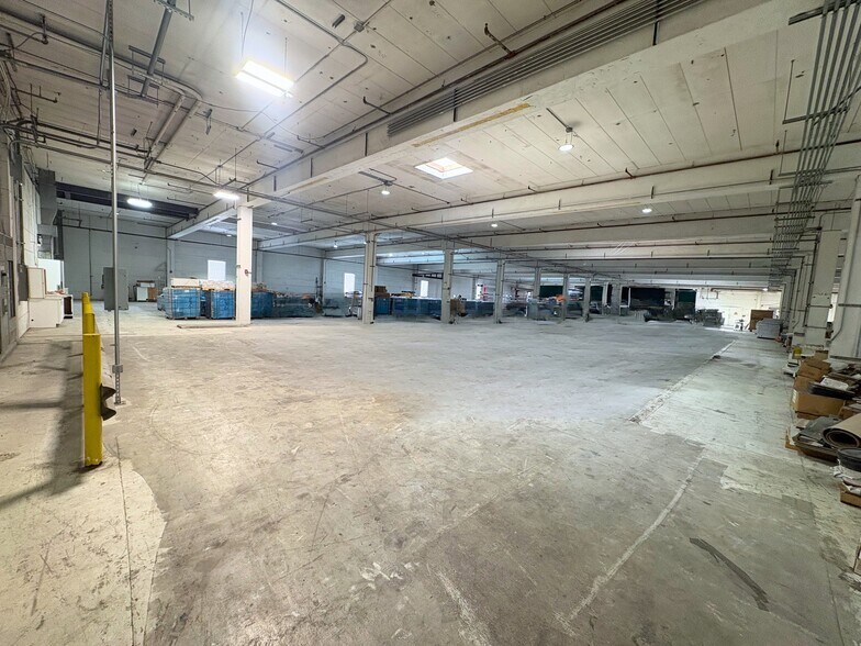 More Photos Of 2441 Viscount Row, Orlando Warehouse For Lease