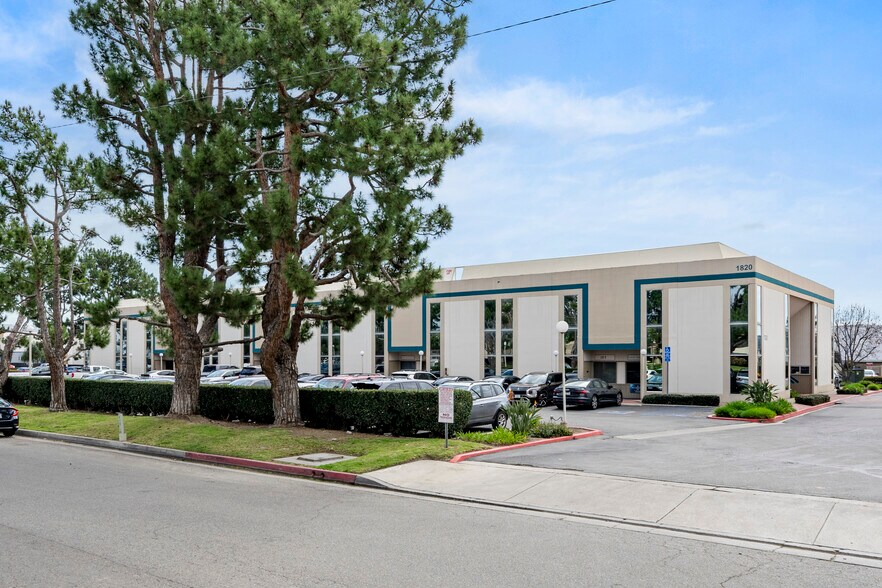 More Photos Of 1820 E Garry Ave, Santa Ana Office For Sale