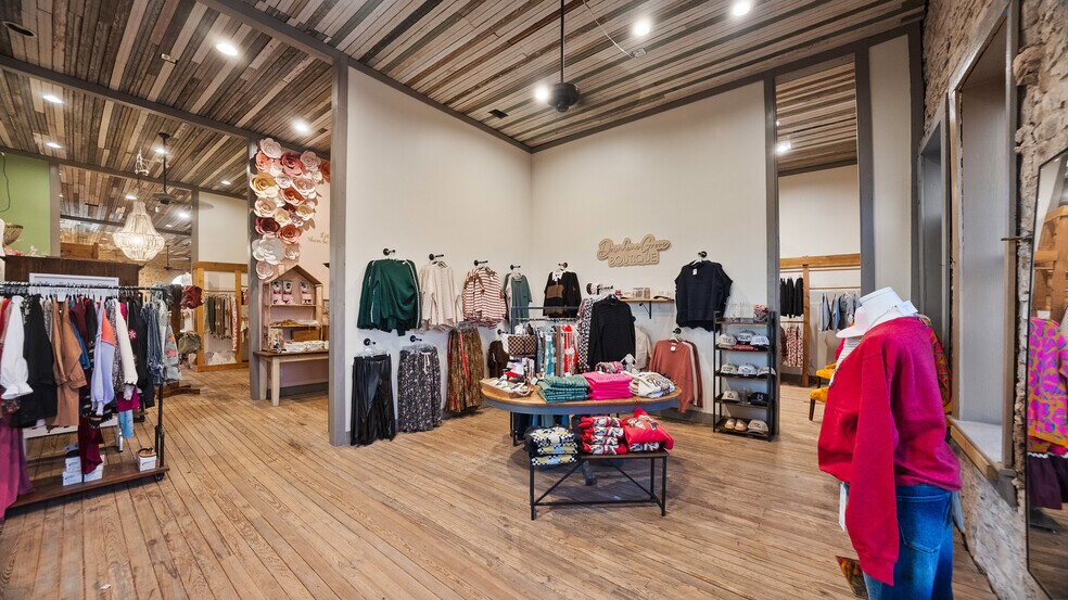 More Photos Of 101 N Elm, Hico General Retail For Sale