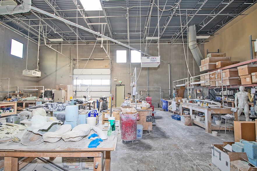 More Photos Of 1460 Overlook Dr, Lafayette Manufacturing For Lease