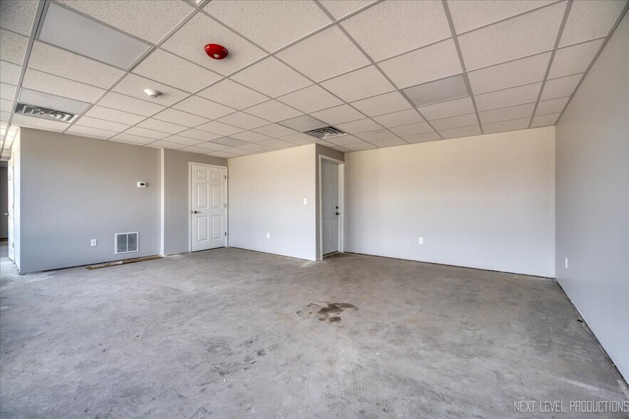 More Photos Of 2690 E Church St, Sandwich Warehouse For Lease