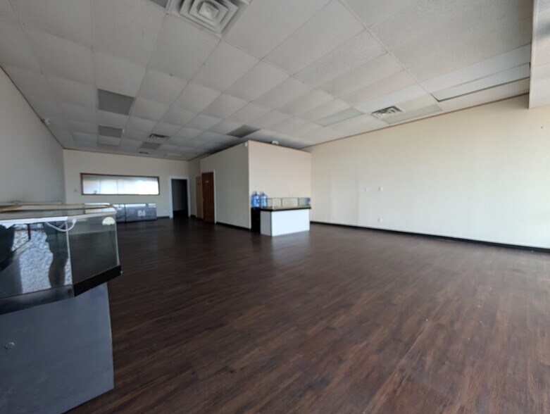 More Photos Of 203-207 SW C Ave, Lawton General Retail For Lease