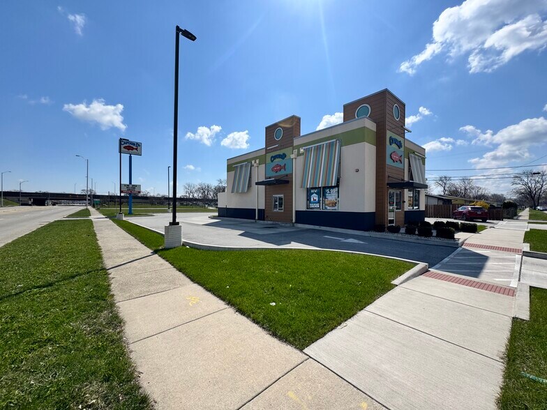 More Photos Of 3021 W 147th St, Posen Restaurant For Sale