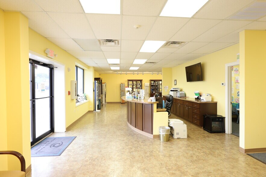 More Photos Of 1010 W Main St, Jacksonville Health Club For Sale