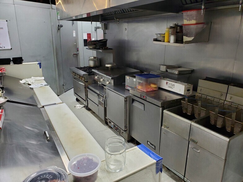 More Photos Of 109-111 E First St, Elmhurst Storefront Retail Office For Lease