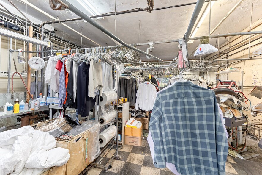 More Photos Of 655 Saw Mill Brook Pky, Newton Storefront Retail Office For Sale