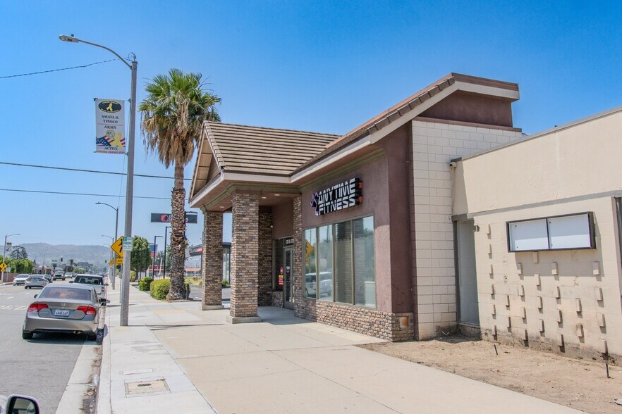 More Photos Of 215 S Citrus Ave, Covina Storefront For Lease