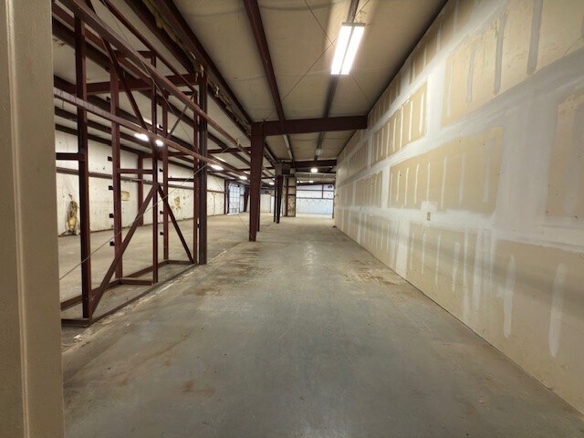 More Photos Of 1600 S Main St, Mcalester Industrial For Sale