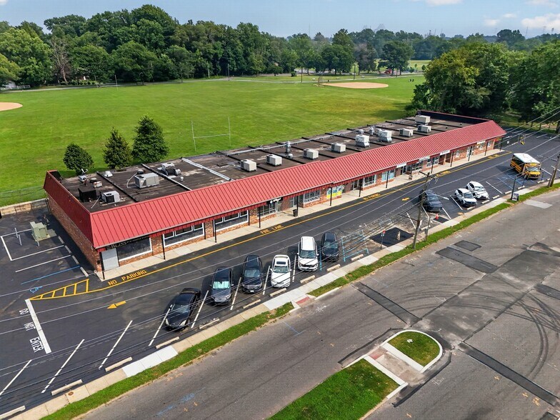 More Photos Of 1111-1135 Powell Rd, Brookhaven Freestanding For Sale