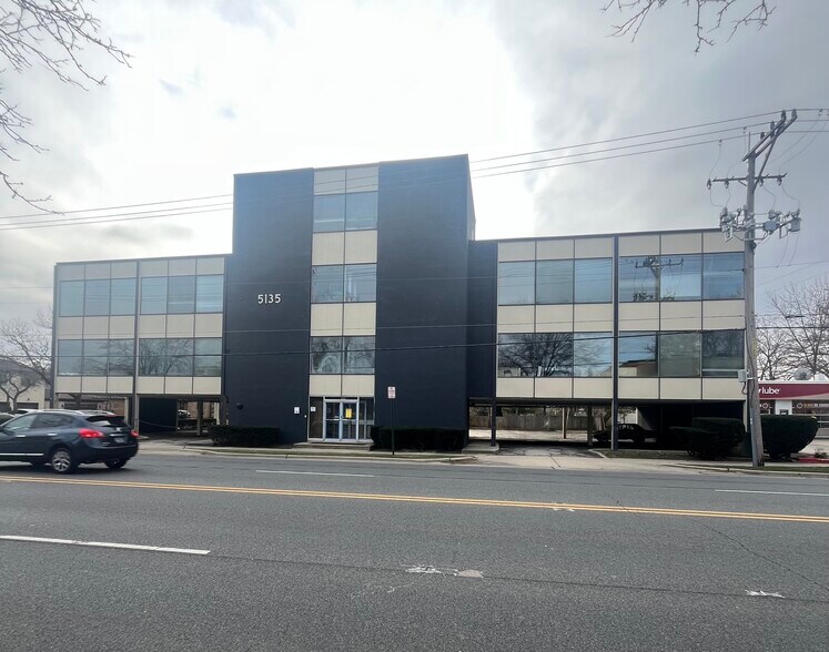 More Photos Of 5135 Golf Rd, Skokie Medical For Sale