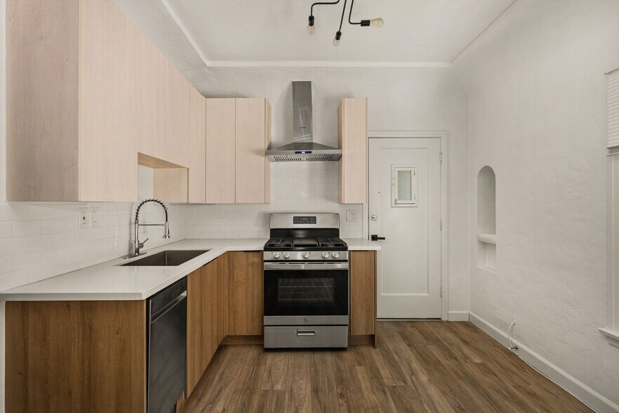 More Photos Of 1861 Pacific Ave, Long Beach Apartments For Sale
