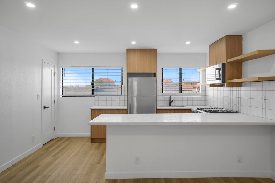 More Photos Of 12527 Cranbrook Ave, Hawthorne Apartments For Sale