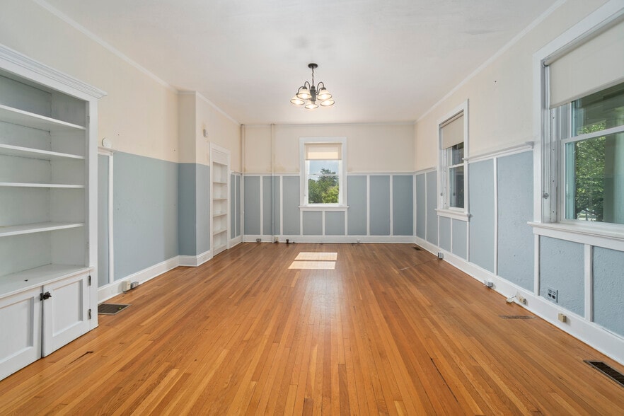 More Photos Of 745 Burnside Ave, East Hartford Schools For Sale