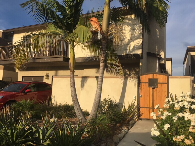 More Photos Of 4433-4437 Winona Ave, San Diego Apartments For Sale