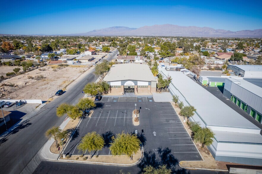 More Photos Of 3250 N Bronco St, Las Vegas General Retail For Sale