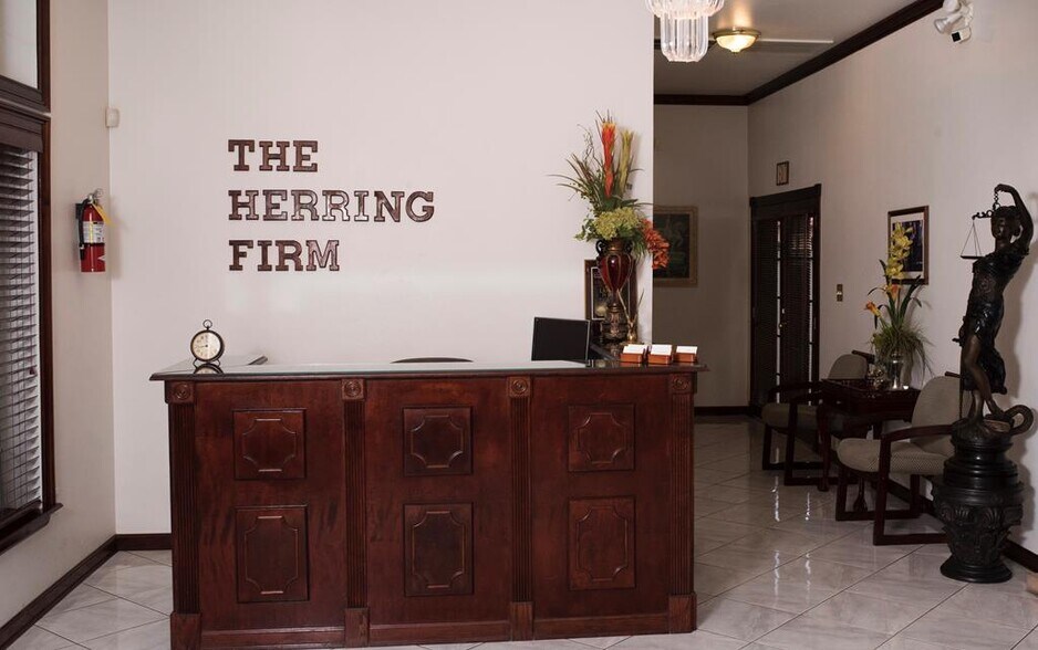 More Photos Of 505 Quarry St, Eagle Pass Office For Sale