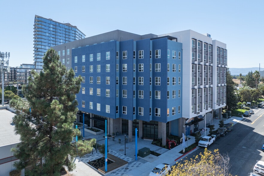 Primary Photo Of 2310 Calle del Mundo, Santa Clara Apartments For Lease